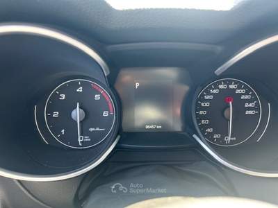 Alfa Romeo Stelvio AUTO IMPECCABILE DI CARROZZERIA E INTERNI. Bianco usata Vetralla