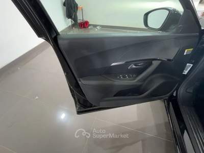 Peugeot 2008 PEUGE 2008 1.2 HYBRID ALLURE 145CV E-DCS6 2008 1.2 hybrid Allure 145cv e-dcs6 Nero usata Roma