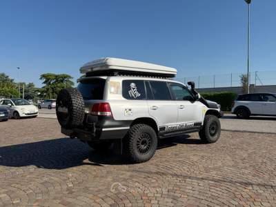 Toyota Land Cruiser V8 4.7 VVT-i 7 posti Argento usata Castiglione delle Stiviere