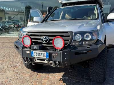 Toyota Land Cruiser V8 4.7 VVT-i 7 posti Argento usata Castiglione delle Stiviere
