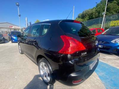 Peugeot 3008 1.6 HDi 115cv ACTIVE Nero usata Napoli