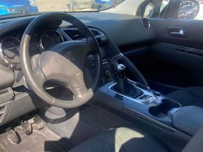 Peugeot 3008 1.6 HDi 115cv ACTIVE Nero usata Napoli