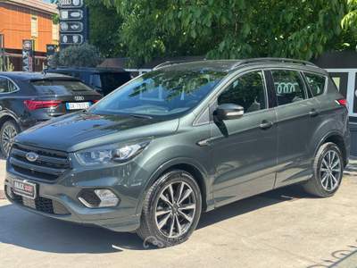 Ford Kuga FORD KUGA 2.0 TDCI 4WD 150CV ST LINE Verde usata Saviano