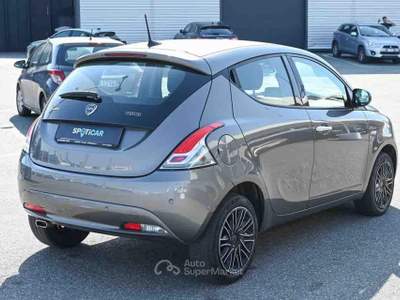 Lancia Ypsilon 1.0 FireFly S&S Hybrid Gold Grigio usata Pianezza