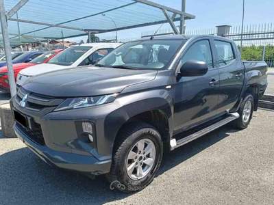 Mitsubishi L200 2.3 D Double Cab 4x4 Grigio usata Pianezza