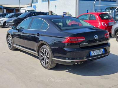 Volkswagen Passat Berlina 2.0 tdi Executive 4motion 190cv dsg FS097D Nero usata Basiliano