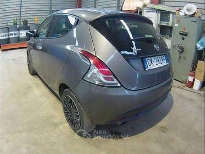 Lancia Ypsilon neopatentati 1.0 firefly hybrid Gold tg :GK292RF Grigio usata Basiliano