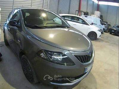 Lancia Ypsilon neopatentati 1.0 firefly hybrid Gold tg :GK292RF Grigio usata Basiliano