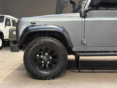Land Rover Defender 110 2.5 Td5 cat S.W. SE Grigio usata Bologna