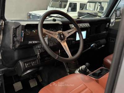 Land Rover Defender 110 2.5 Td5 cat S.W. SE Grigio usata Bologna