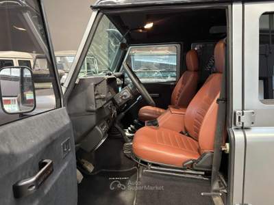 Land Rover Defender 110 2.5 Td5 cat S.W. SE Grigio usata Bologna