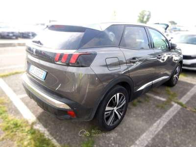 Peugeot 3008 3008 II  1.5 bluehdi Allure Pack EAT8 130cv  Navi Grigio usata Basiliano