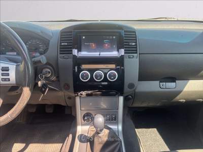 Nissan Navara 2.5 dci d.cab LE Plus my15 Nero usata Gaglianico