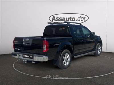 Nissan Navara 2.5 dci d.cab LE Plus my15 Nero usata Gaglianico