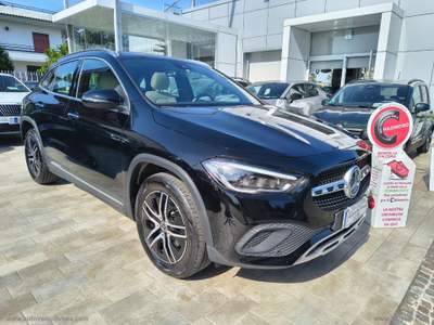 Mercedes-Benz GLA GLA 200 d Automatic Sport Plus TETTO APRIBILE - FARI MULTIBEAM Nero usata Somma Vesuviana