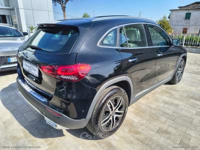 Mercedes-Benz GLA GLA 200 d Automatic Sport Plus TETTO APRIBILE - FARI MULTIBEAM Nero usata Somma Vesuviana