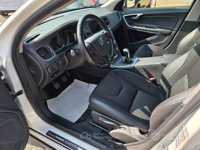 Volvo V60 NEOPATENTATI usata Quart