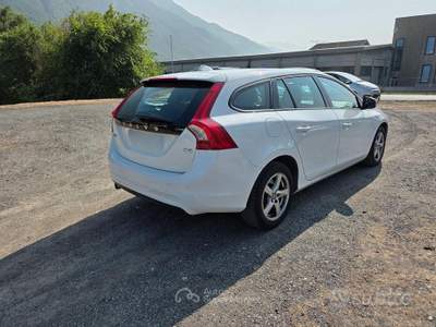 Volvo V60 NEOPATENTATI usata Quart