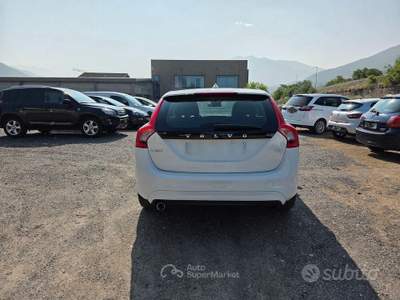 Volvo V60 NEOPATENTATI usata Quart