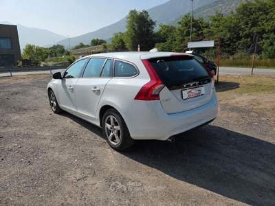 Volvo V60 NEOPATENTATI usata Quart