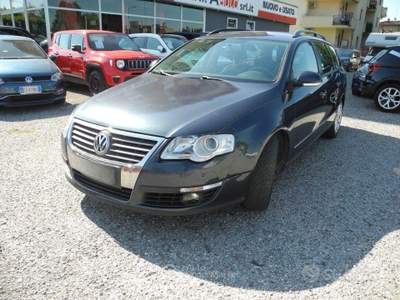 Volkswagen Passat Variant 2.0 TDI DPF DSG Highli usata Mantova