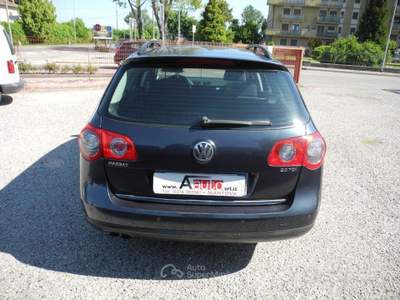 Volkswagen Passat Variant 2.0 TDI DPF DSG Highli usata Mantova