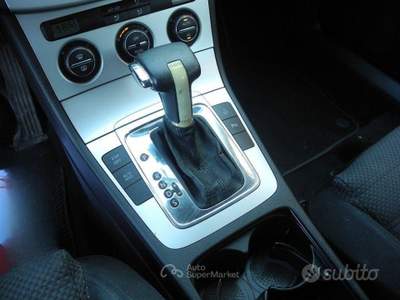 Volkswagen Passat Variant 2.0 TDI DPF DSG Highli usata Mantova