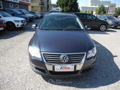 Volkswagen Passat Variant 2.0 TDI DPF DSG Highli usata Mantova