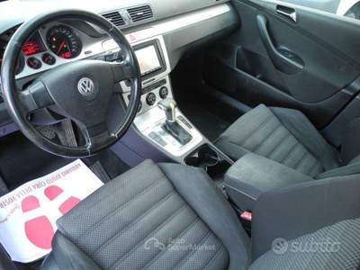 Volkswagen Passat Variant 2.0 TDI DPF DSG Highli usata Mantova