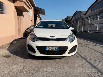 Kia Rio 1.1 CRD 5p. EX POCHI KM usata Prevalle