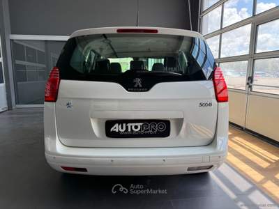 Peugeot 5008 5008 1.6 HDi 115 CV Active Bianco usata San Michele salentino