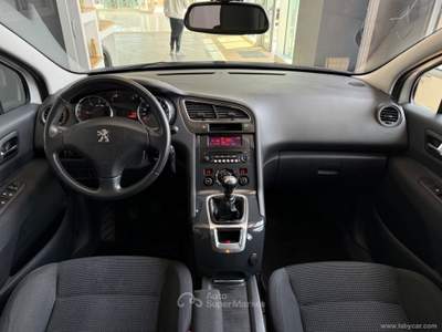 Peugeot 5008 5008 1.6 HDi 115 CV Active Bianco usata San Michele salentino