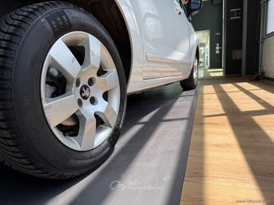 Peugeot 5008 5008 1.6 HDi 115 CV Active Bianco usata San Michele salentino