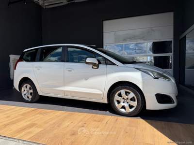 Peugeot 5008 5008 1.6 HDi 115 CV Active Bianco usata San Michele salentino