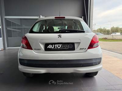 Peugeot 207 207 Plus 1.4 8V 75 CV 3p. ECO GPL Bianco usata San Michele salentino