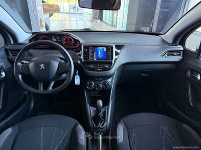 Peugeot 208 208 1.2 VTi 82 CV 5p. Access Bianco usata San Michele salentino