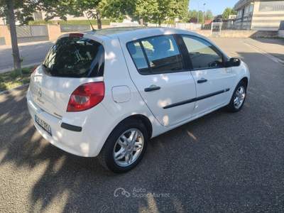 Renault Clio 1.6 5 porte SOLAMENTE 61.000 KM usata Grosseto