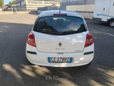 Renault Clio 1.6 5 porte SOLAMENTE 61.000 KM usata Grosseto