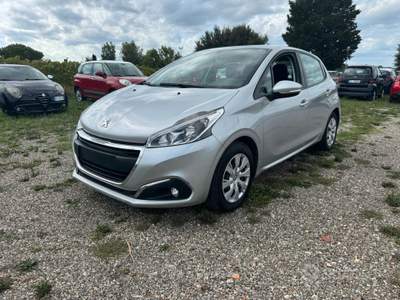 Peugeot 208 1.2 GPL 5 PORTE 17 SOLO 127.000 KM usata Grosseto
