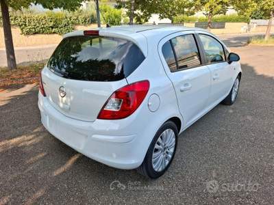 Opel Corsa porte 2013 SOLAMENTE 99.000 KM usata Grosseto