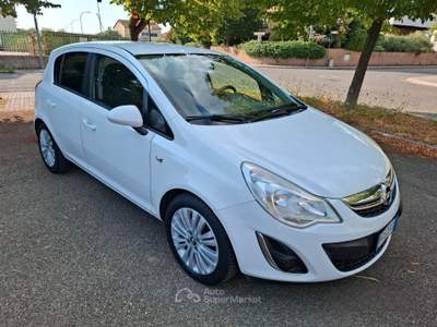 Opel Corsa porte 2013 SOLAMENTE 99.000 KM usata Grosseto