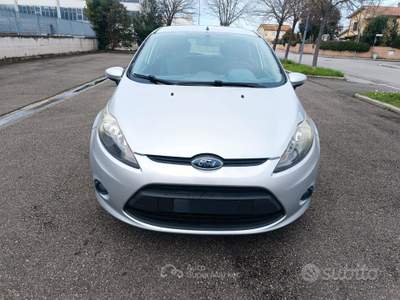 Ford Fiesta GPL 5 PORTE SOLAMENTE 97.000 KM usata Grosseto