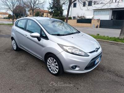 Ford Fiesta GPL 5 PORTE SOLAMENTE 97.000 KM usata Grosseto