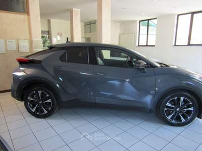 Toyota C-HR 1.8 Hybrid E-CVT Trend Grigio usata Jerago con Orago