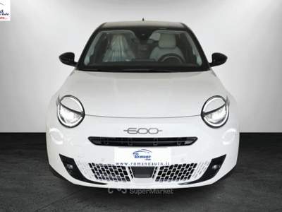 Fiat 600 Hybrid DCT MHEV La Prima Bianco usata Sant'Anastasia