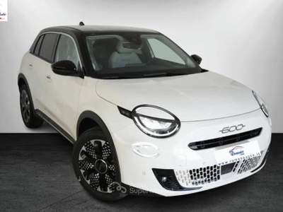Fiat 600 Hybrid DCT MHEV La Prima Bianco usata Sant'Anastasia
