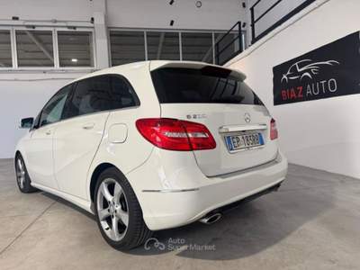 Mercedes-Benz Classe B CDI BlueEFFICIENCY Premium 136CV Bianco usata Spilimbergo