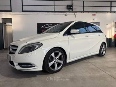 Mercedes-Benz Classe B CDI BlueEFFICIENCY Premium 136CV Bianco usata Spilimbergo