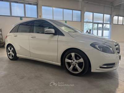 Mercedes-Benz Classe B CDI BlueEFFICIENCY Premium 136CV Bianco usata Spilimbergo
