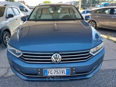 Volkswagen Passat 1.6 TDI Trendline BlueMotion Technology Blu/Azzurro usata Tivoli